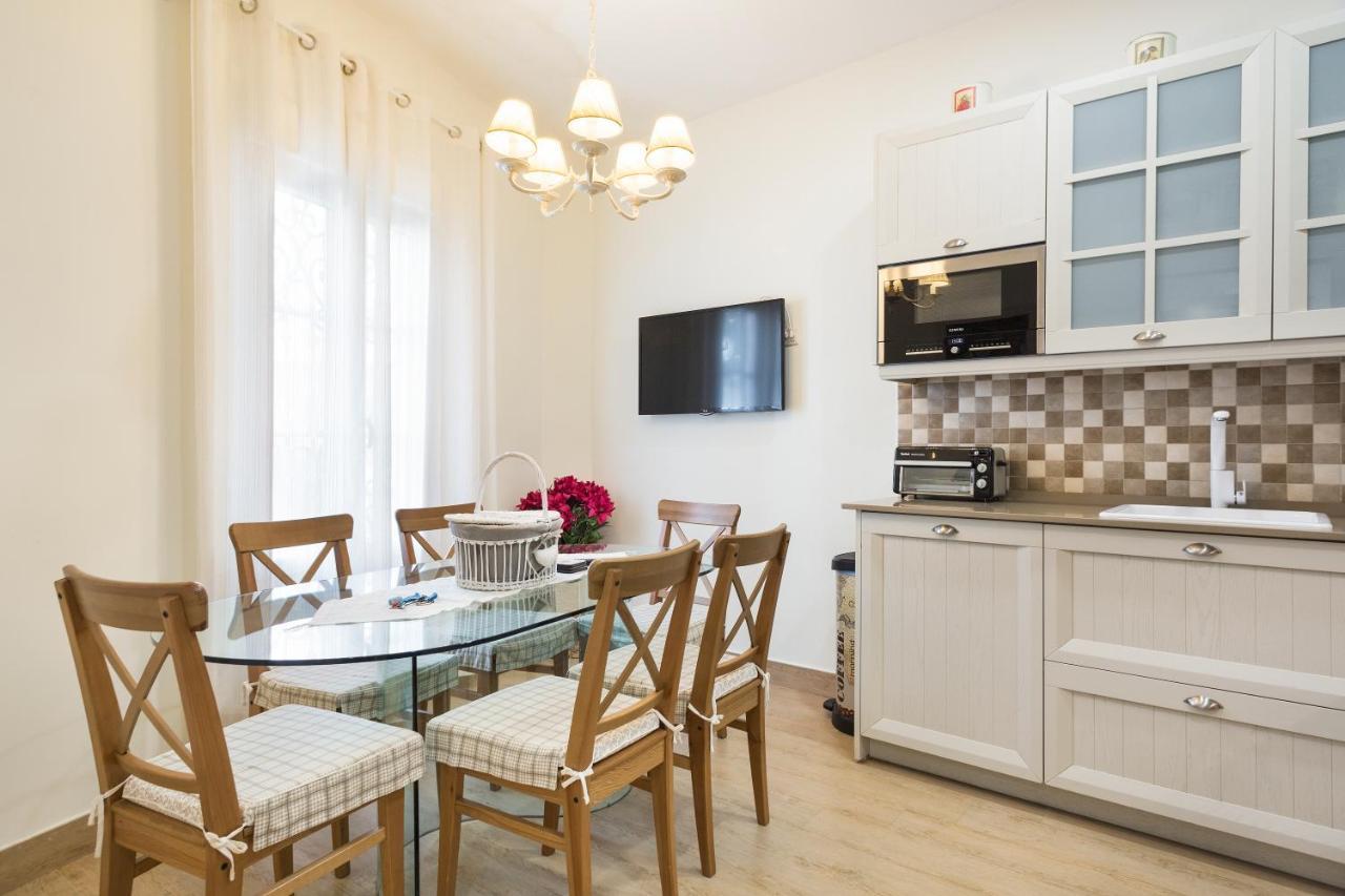 Sitges Spaces Beach House-4 Bedrooms, 3 Bathrooms, Large Terrace, Jacuzzi, Center-Beach Exterior foto