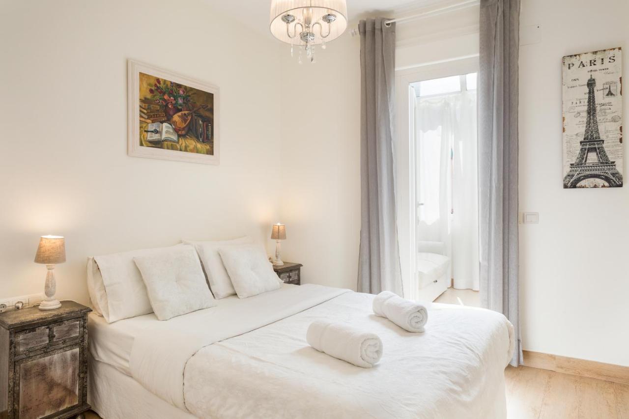 Sitges Spaces Beach House-4 Bedrooms, 3 Bathrooms, Large Terrace, Jacuzzi, Center-Beach Exterior foto