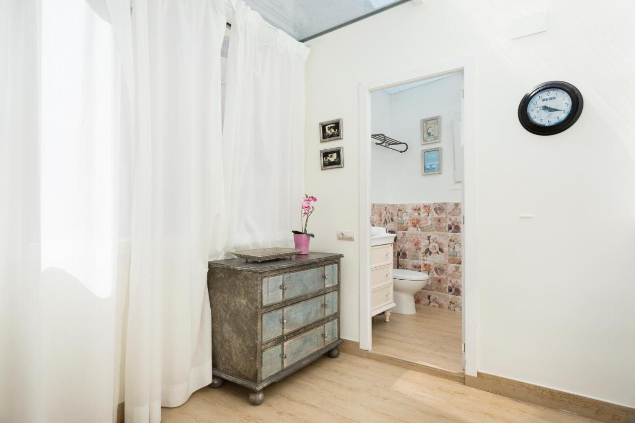Sitges Spaces Beach House-4 Bedrooms, 3 Bathrooms, Large Terrace, Jacuzzi, Center-Beach Exterior foto